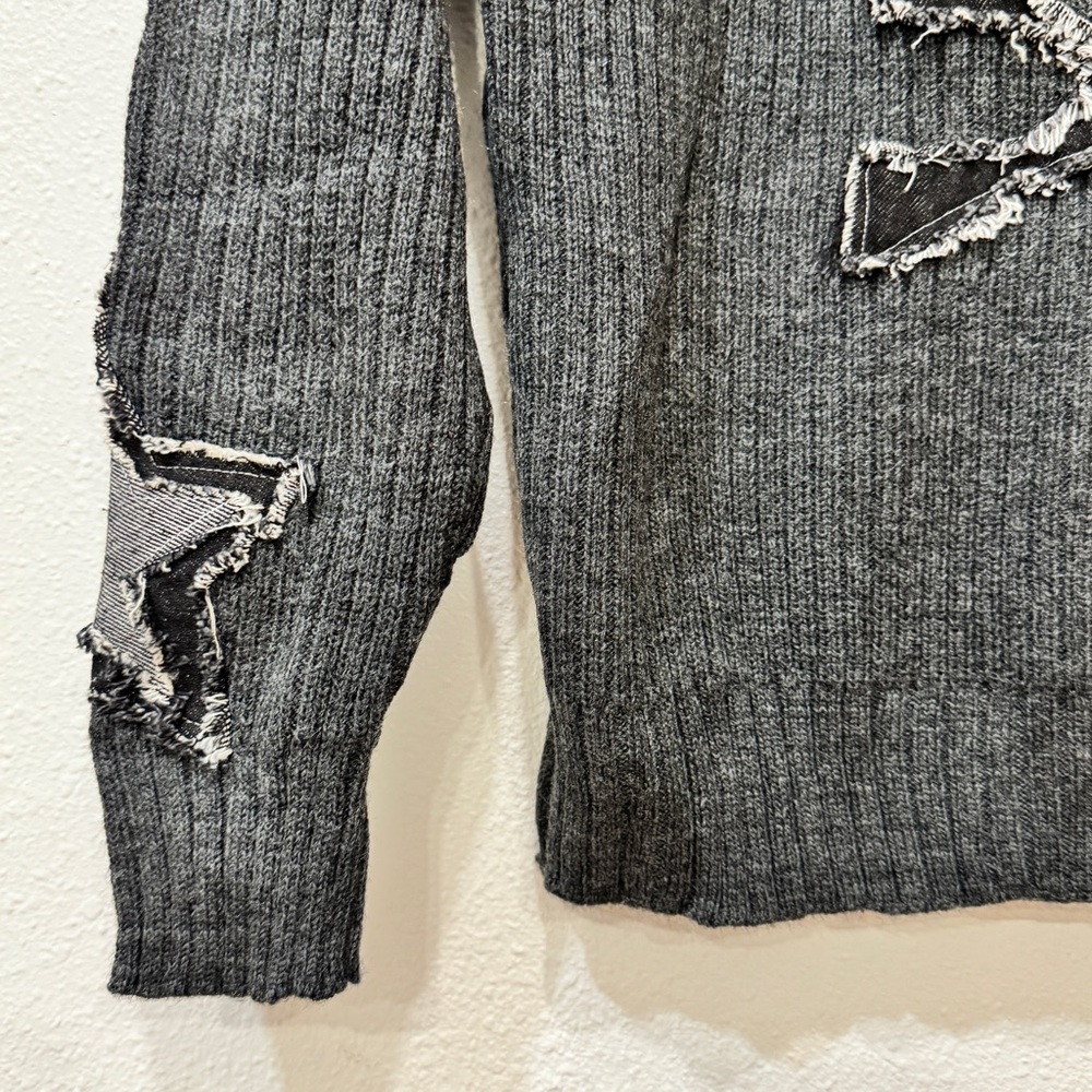 HOT TOPIC Star & Skull Patches Grey Knit Jacket - Picture 6 of 7
